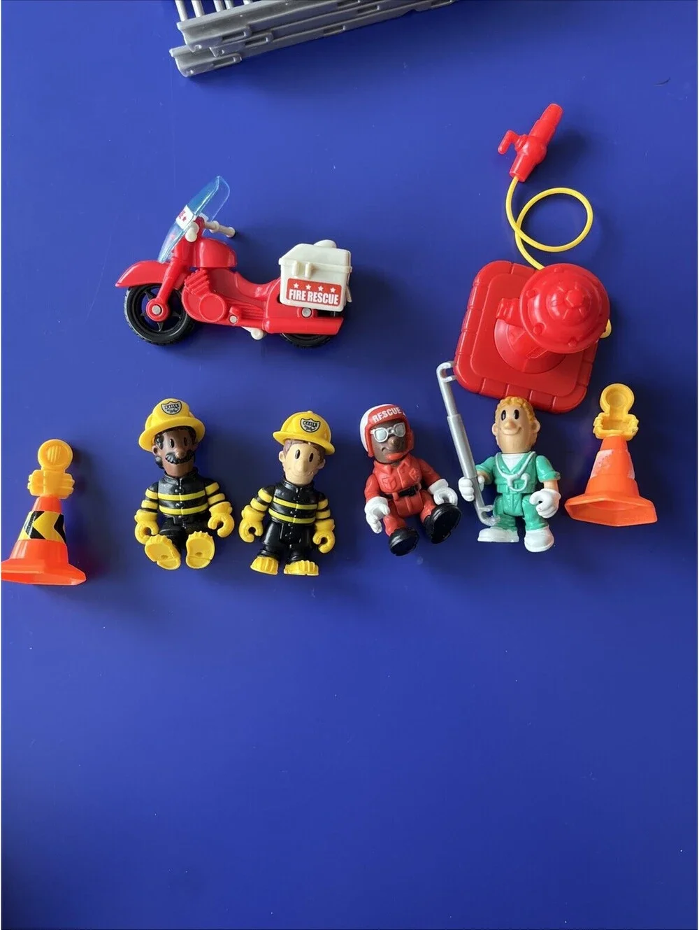 Rescue Headquarters Extenbile Play Moveable Parts Fire Truck Ambulance Motocycle